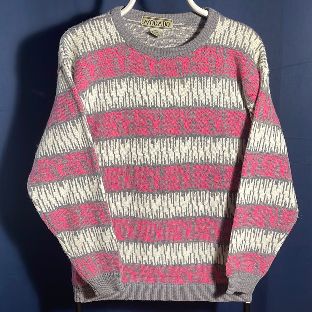 Womens vintage Avocado sweater - size M